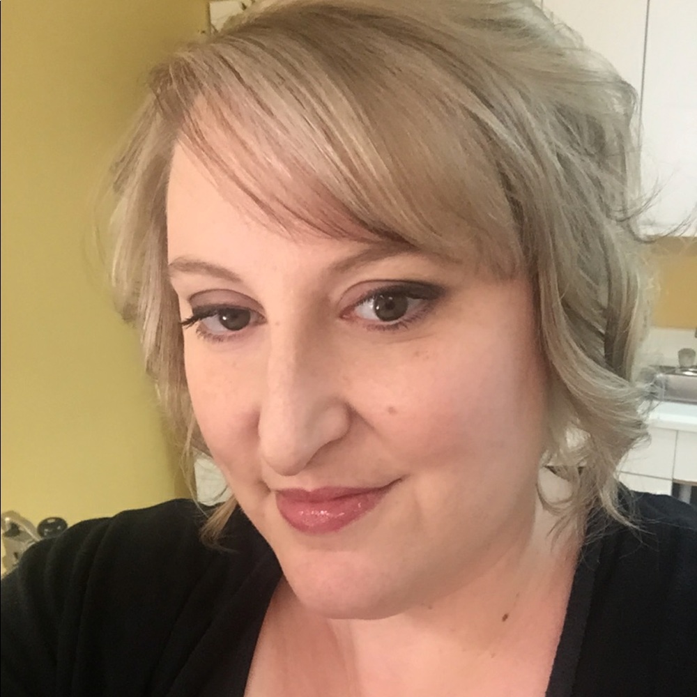 Meet your Posher, Lisa